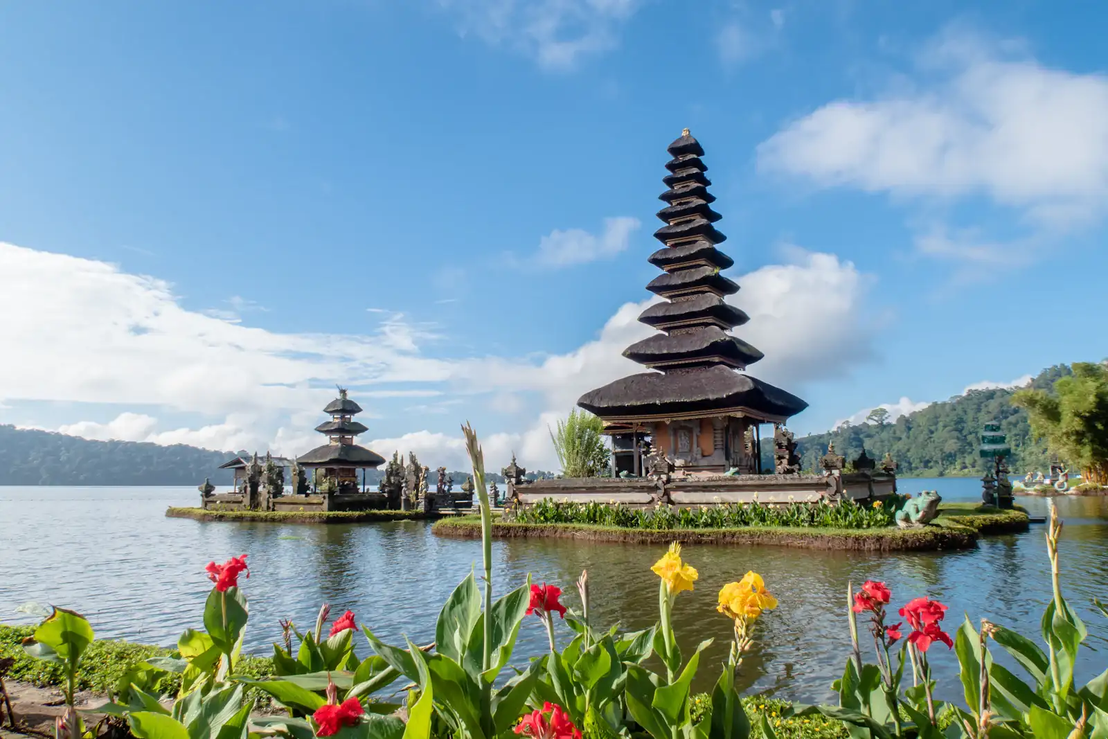 Ulun Danu Beratan temple behind flowers